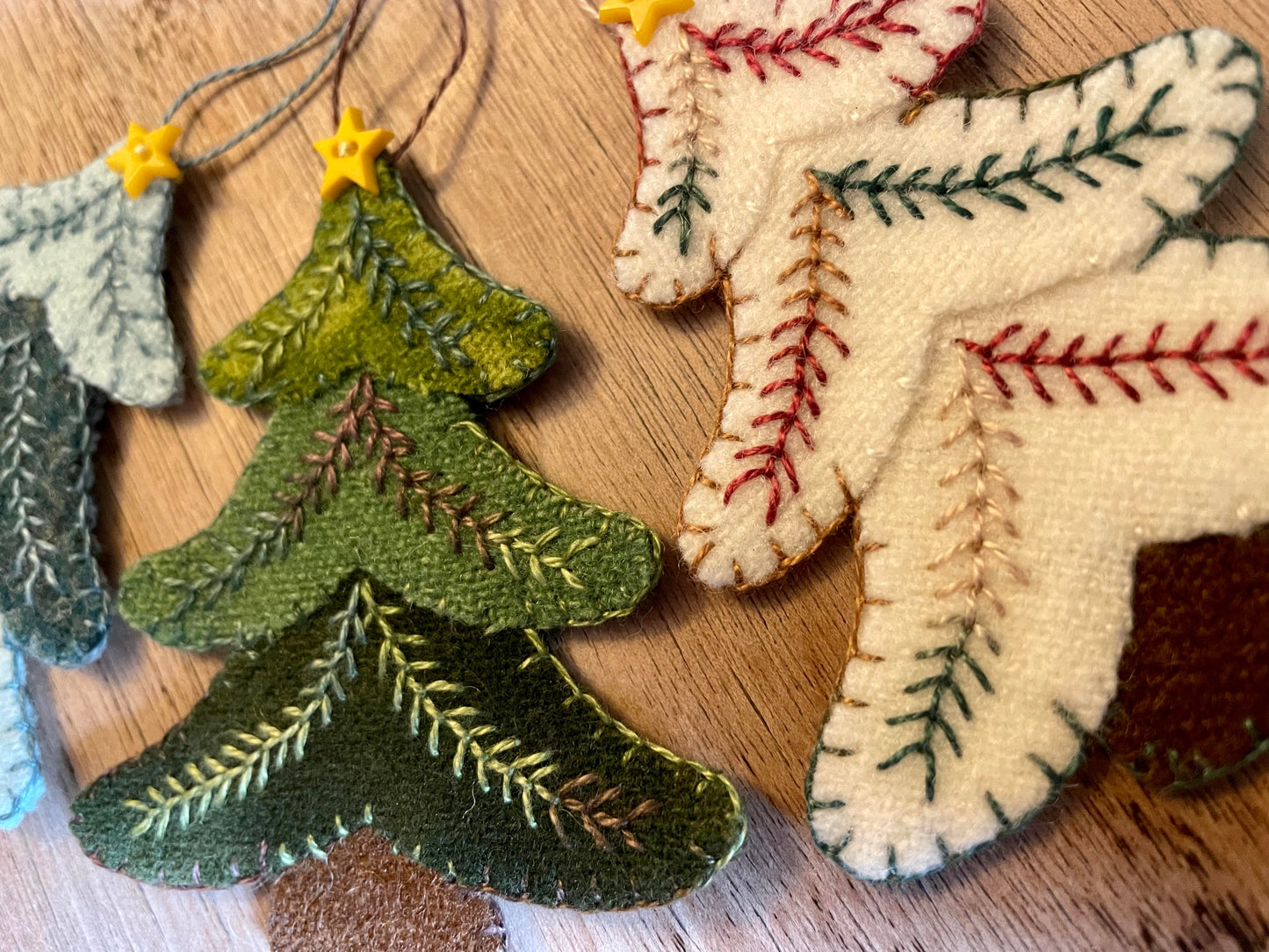 Button #2962 - Christmas Stars